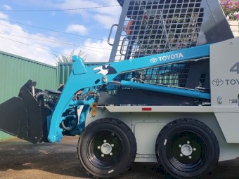 2011 Toyota Huski Skid Steer 4SKD4 – Excellent Condition 4sdk4