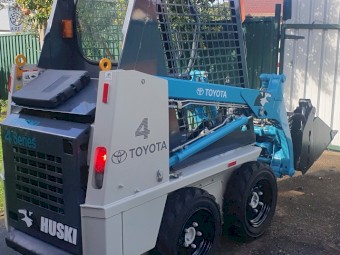 2011 Toyota Huski Skid Steer 4SKD4 – Excellent Condition 4sdk4