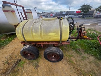 Hardi 1200 Litre Poly Tank on Trailer