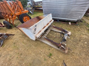 East West Engineering Hydraulic Dirt Bucket Forklift Attachment