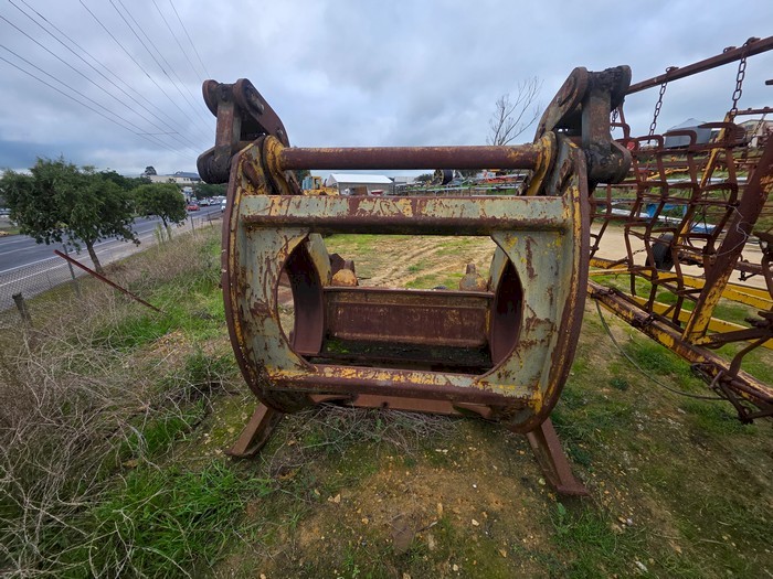 Hydraulic Log Grab - 1670mm