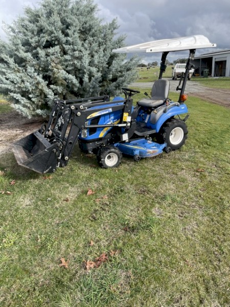 2009 New Holland Boomer 1025 Tractor with Attachments