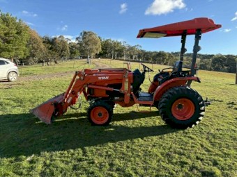 B3300SU Kubota Tractor 2016 450hrs