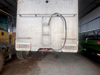 2008 muscat tipping trailer 