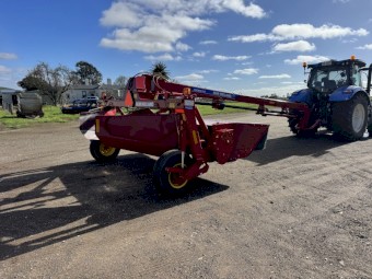 New holland 313 Center pull mower conditioner