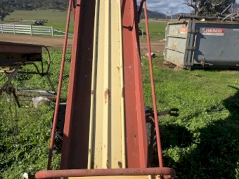 Hay elevator 