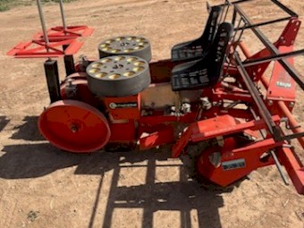 Checchi & Magli Seedling Transplanter