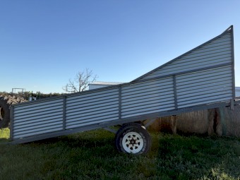 Strong mobile sheep loading ramp.