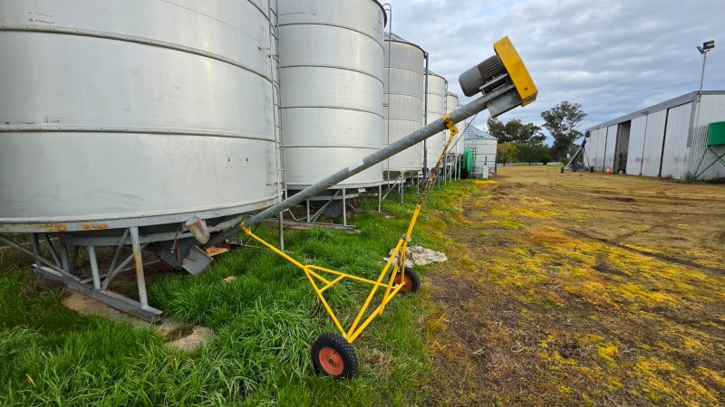 Bosmac 4" x 15' Electric Auger