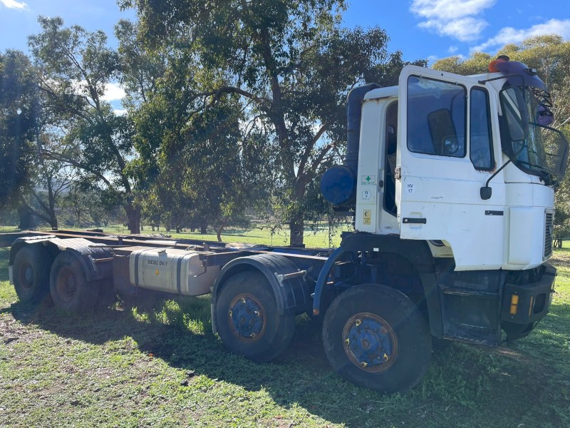 MAN 8 x 8 Support Truck