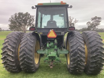 John Deere 4255 Tractor