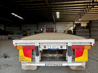 1993 International S-Line Prime Mover with 1986 Barker Tri Axle Semi Trailer