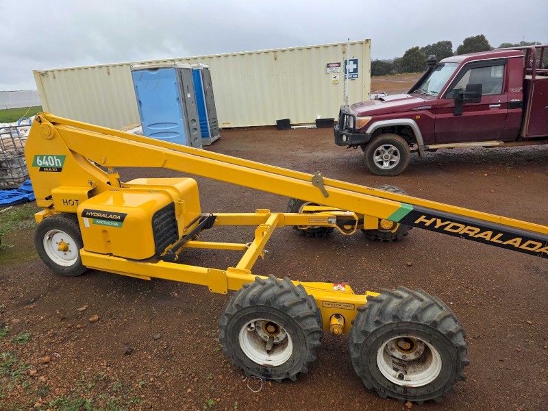 Hydralada TM 640 RRT Elevating Work Platform