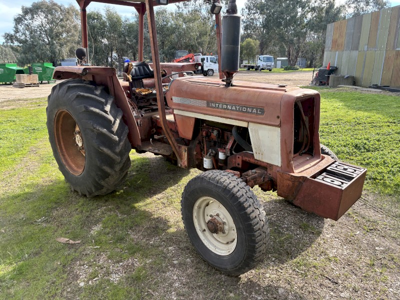 International 454 Tractor 