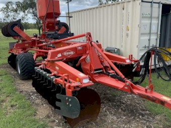 2020 Kuhn XM2 40 Offsets Planter with SH402E MX Hopper