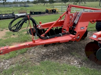 2020 Kuhn XM2 40 Offsets Planter with SH402E MX Hopper