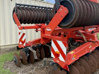 2020 Kuhn XM2 40 Offsets Planter with SH402E MX Hopper