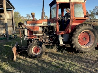 Massery Ferguson 1085 Tractor