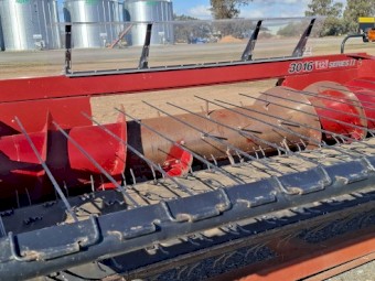 2015 Case IH 3016 Canola Front + Leith Trailer