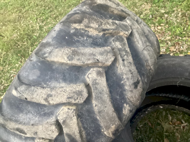 Loader and tractor tyres 