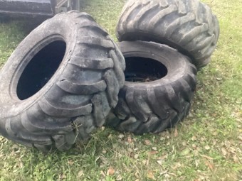 Loader and tractor tyres 