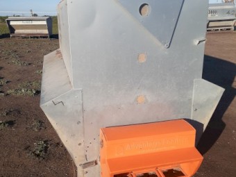 Advantage 3800HD feeder for sale. Currently being cleaned and will be ready to load onto our truck or trailer.