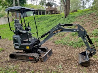 1.4Ton Excavator with Attachments