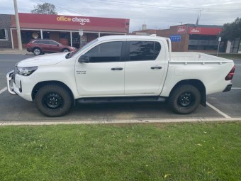 Toyota Hilux SR Hi-Rider 2022