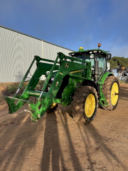 John Deere 7260R and H480 Loader