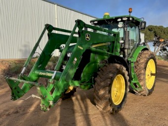 John Deere 7260R and H480 Loader