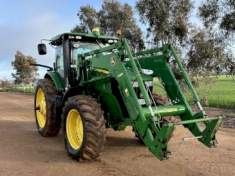 John Deere 7260R and H480 Loader