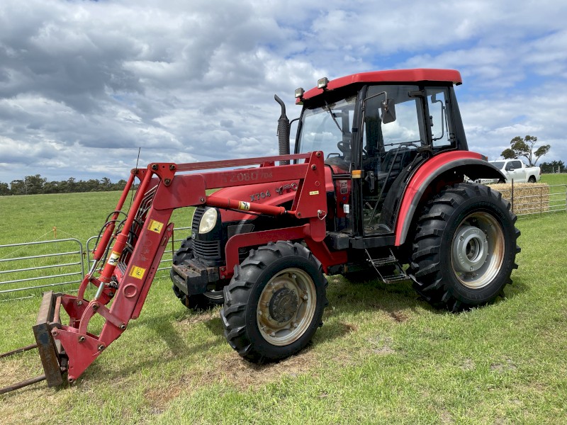YTO A704 Tractor