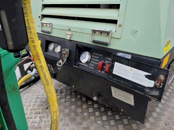 Dustless Sandblaster Sullair 185 & DB-800