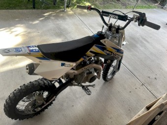 YCF 125cc motor bike