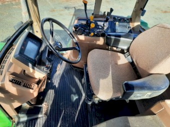 John Deere 7410 