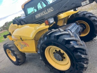 2002 New Holland LM630 Telehandler