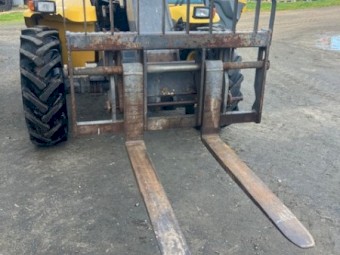 2002 New Holland LM630 Telehandler