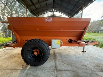 Agware AC3006 Approx. 2-Tonne Hydraulic Belt Fertiliser Spreader — Exceptional Condition