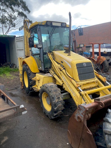 Wrecking New Holland Backhoe LB110 4WD Backhoe