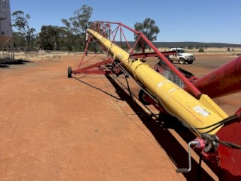 2023 Wheatheart 1395 Swing Away Auger