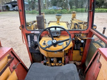 Renault 551 front end loader runs well power steering hayforks bucket and rear counterweight 