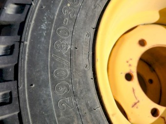 Wrapper 290/80-389 Tyres and Rims
