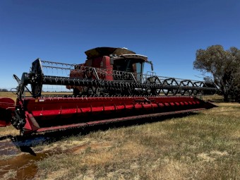 – 2017 Case IH 3050 VariCut 41ft Front