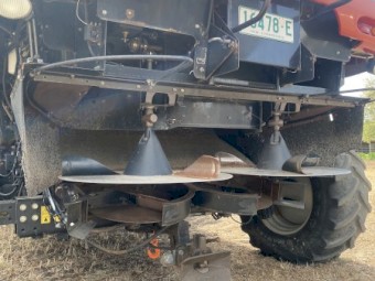 2011 Case IH 7088 Header with 40Ft 2152 Front