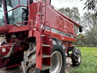 2002 Case IH 2388 Rice Special Header with Front and Trailer