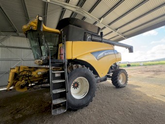 New Holland CR960 with 36ft 94C Front and Trailer
