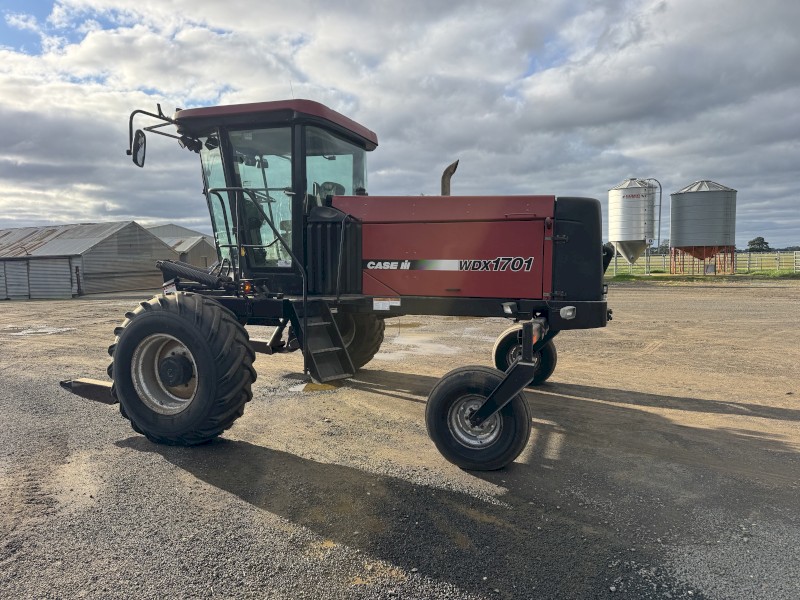 2004 Case WDX 1701 Windrower