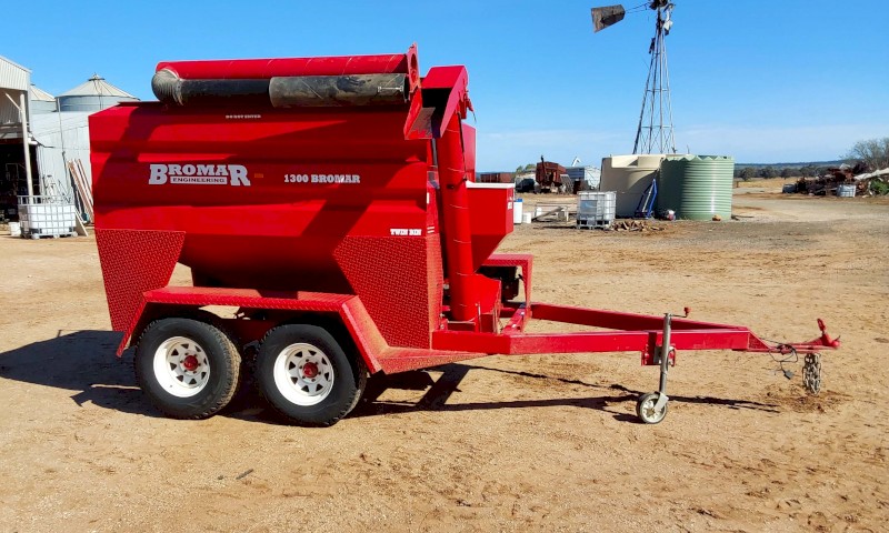 2015 Bromar 50 bag Multi Feeder
