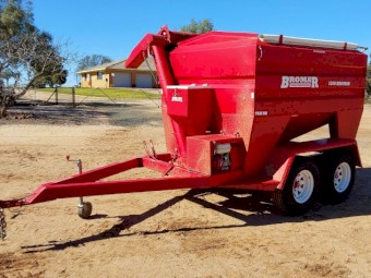 2015 Bromar 50 bag Multi Feeder