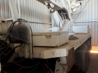 International ACCO 1930A Truck Mounted Steelweld LS20 Crane